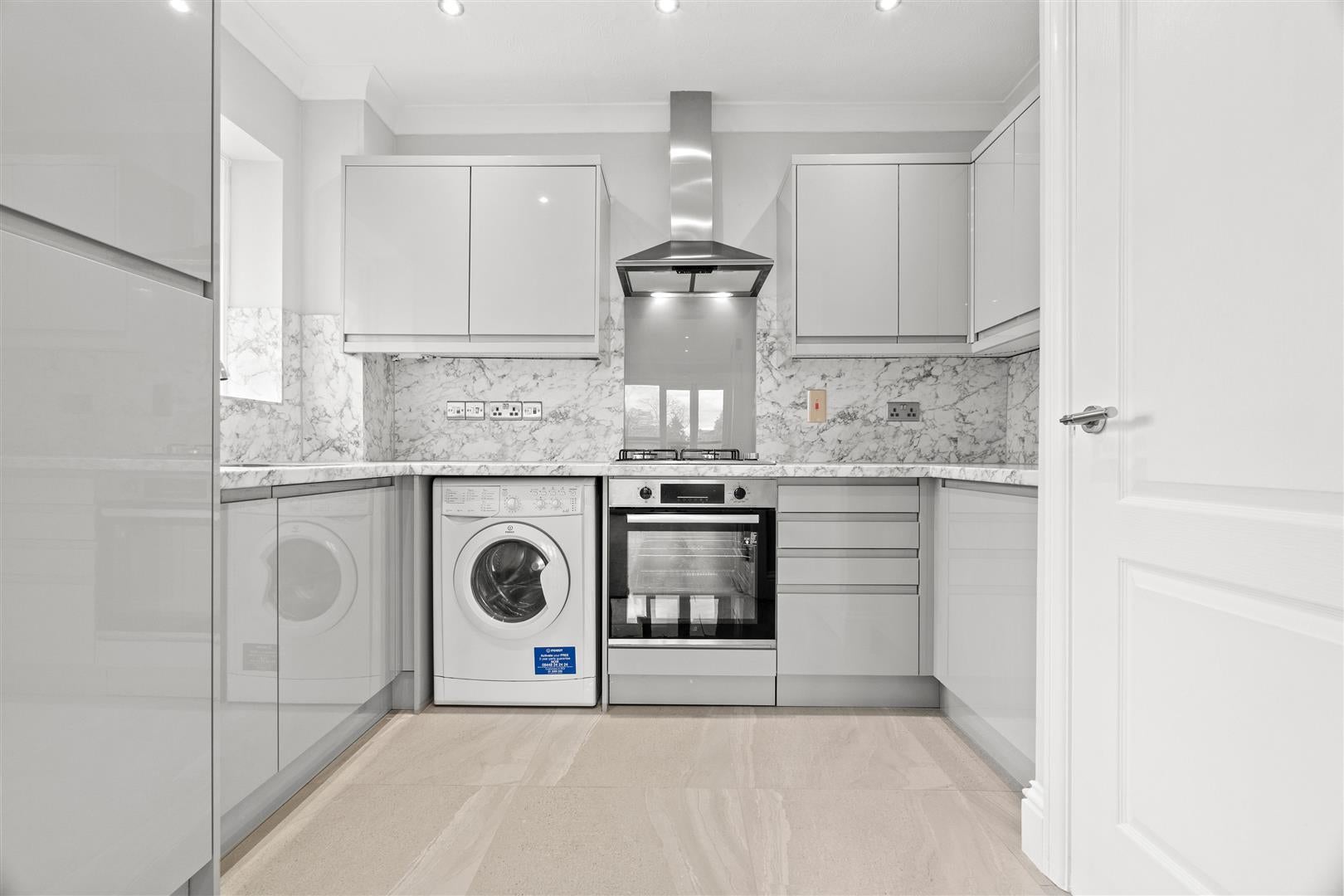 Flat Tavistock Road in Greater London