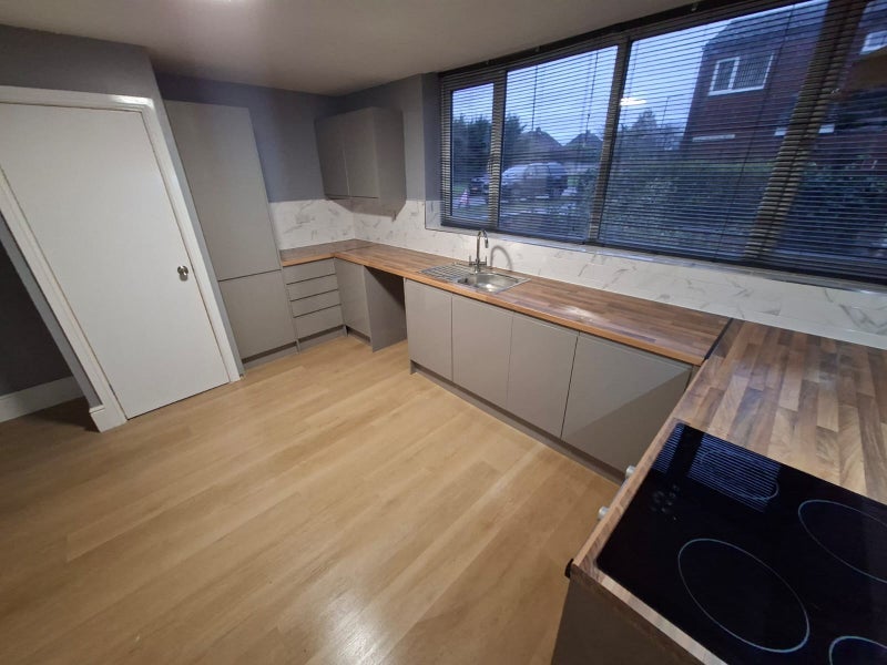 Room Lanchester Way in Metropolitan Borough of Solihull