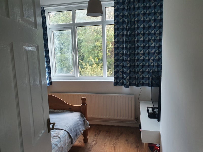 Room Federation Road in Greater London