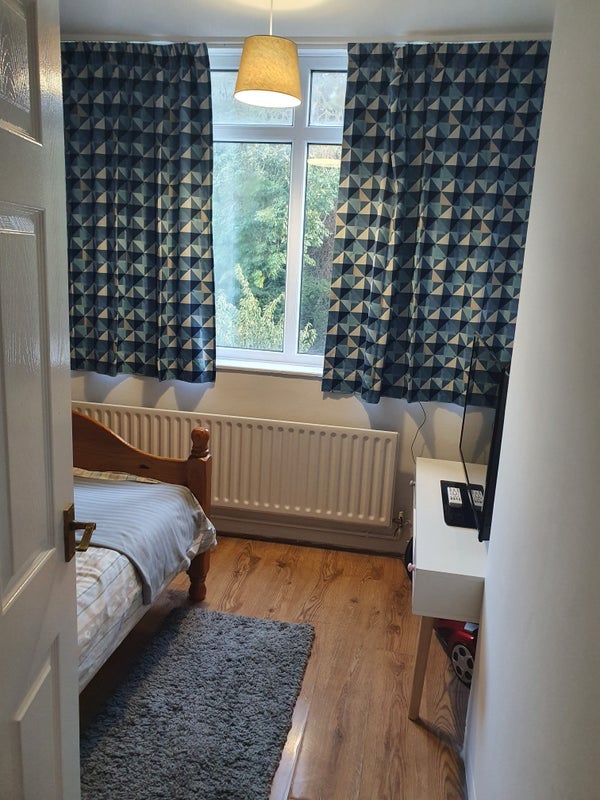 Room Federation Road in Greater London
