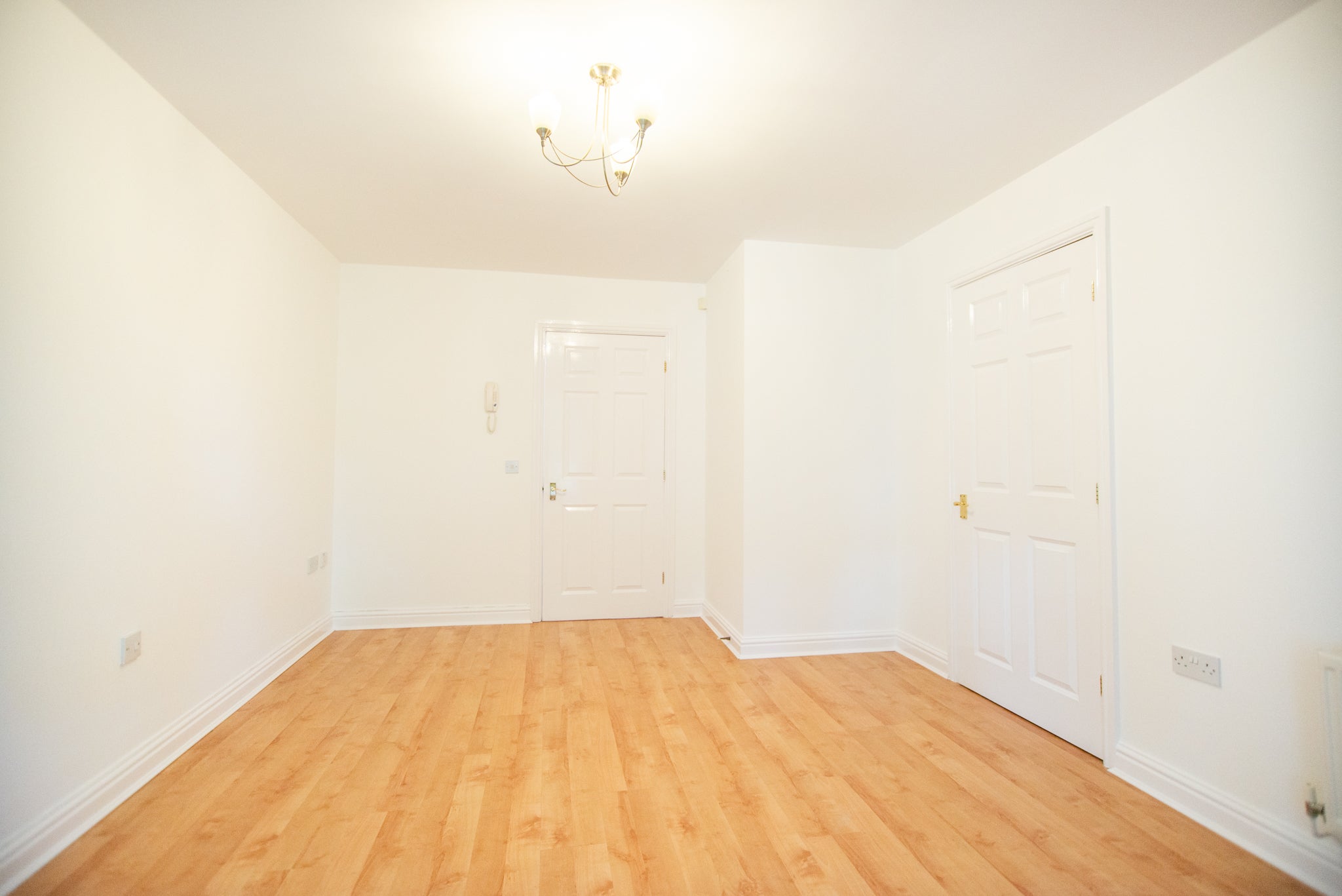 Flat Chanterlands Avenue in Hull