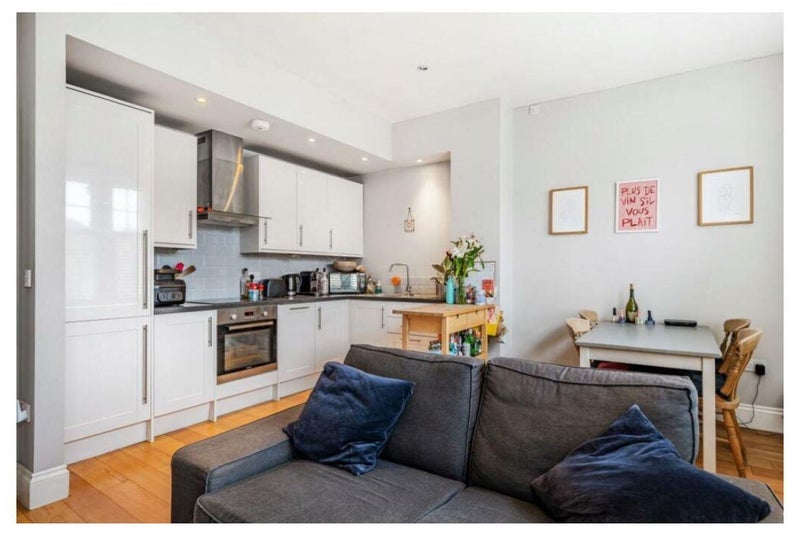 Room Cavendish Road in Greater London