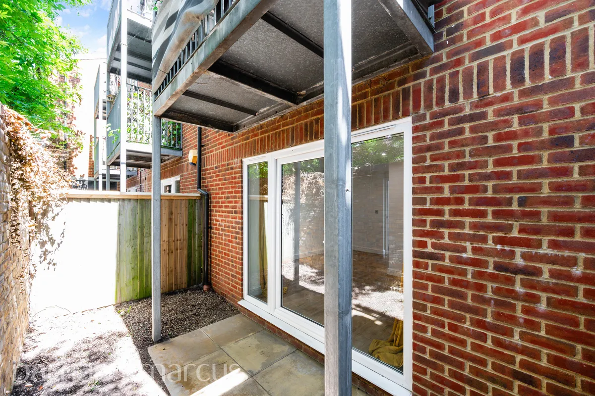 Room Venus Mews in Greater London