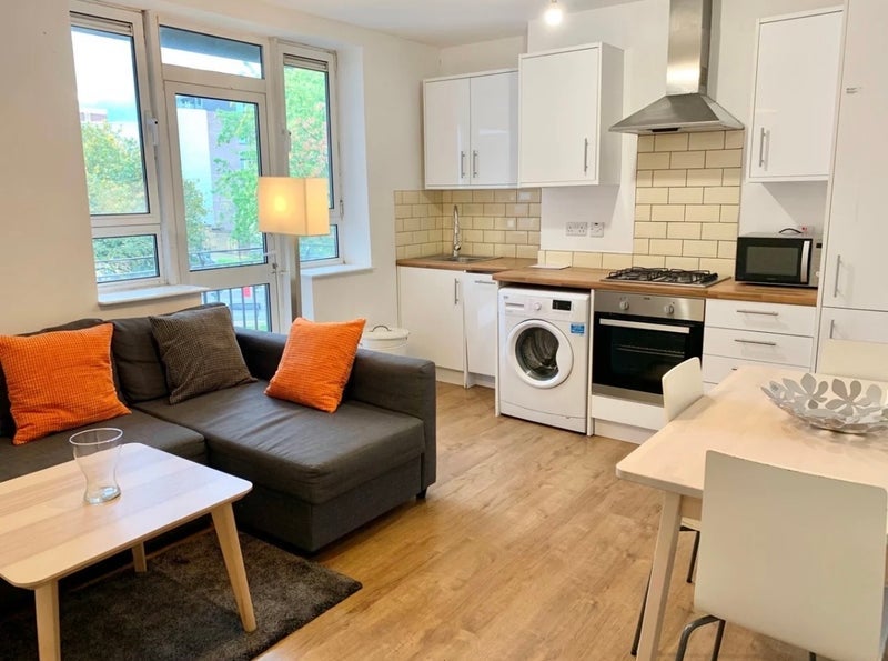 Room Haggerston Road in Greater London