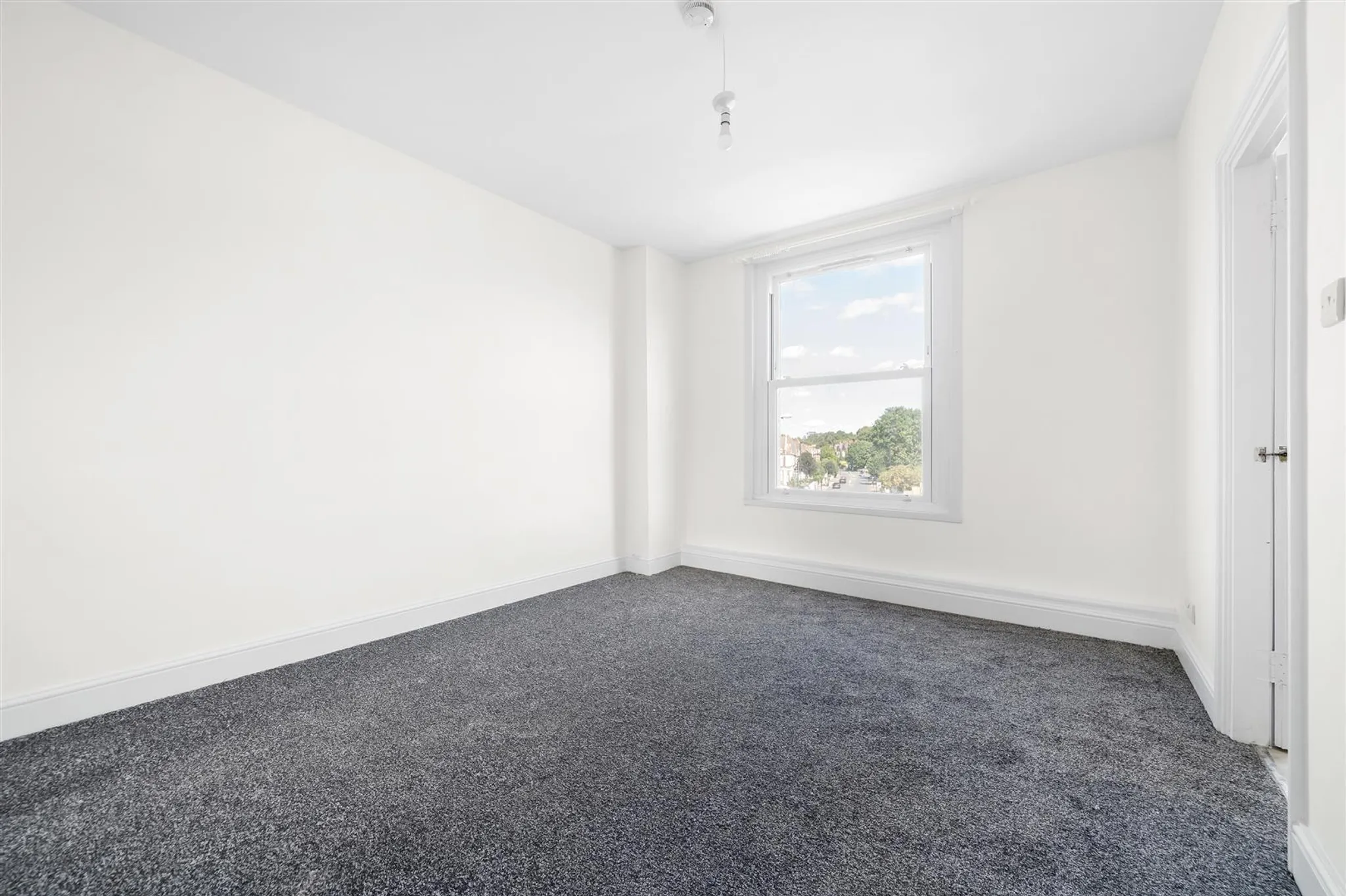 Flat Norwood Road in Greater London