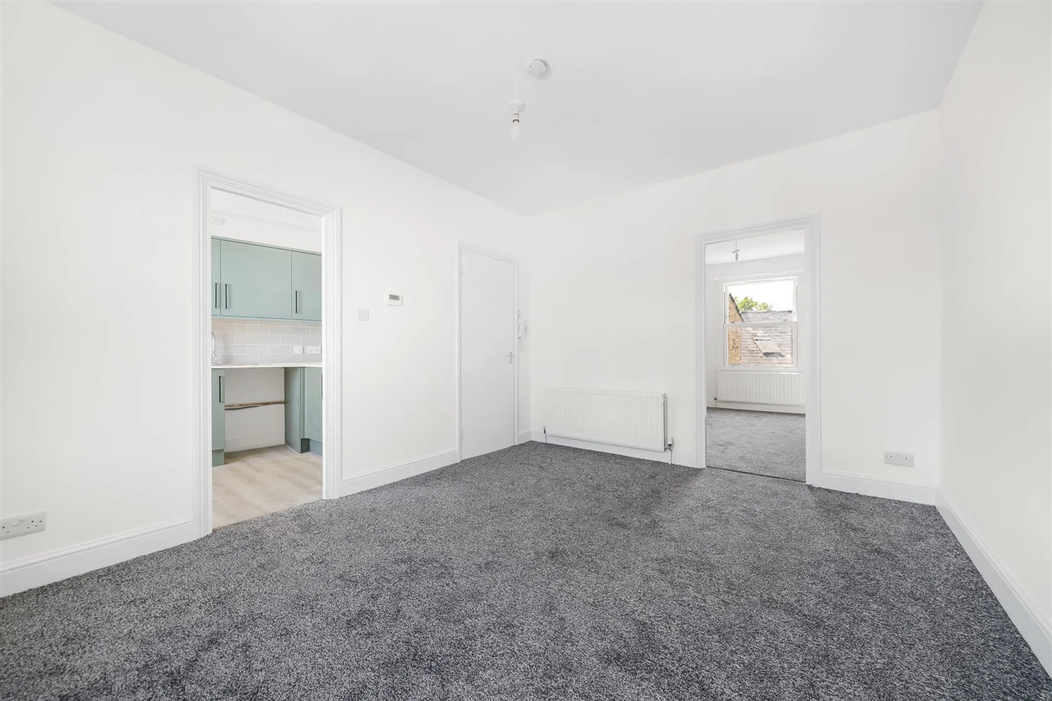 Flat Norwood Road in Greater London