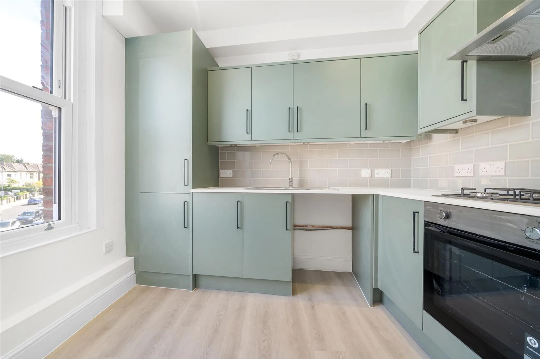 Flat Norwood Road in Greater London