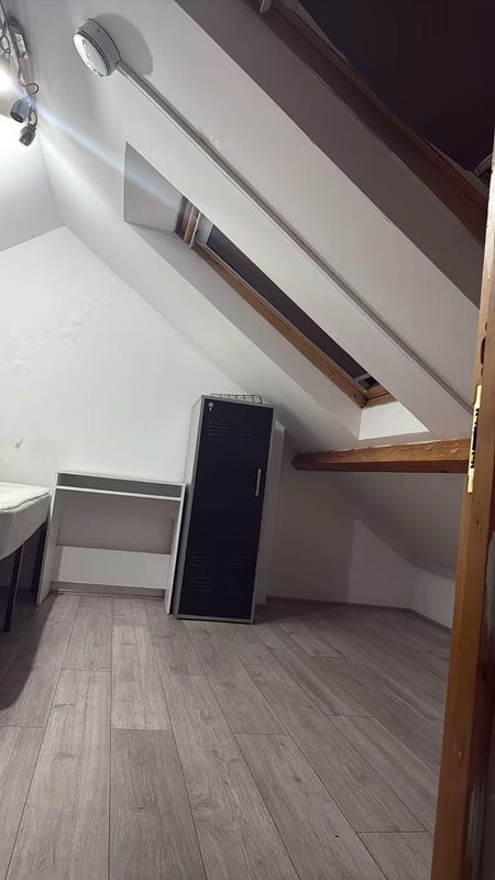 Room Altmore Avenue in Greater London