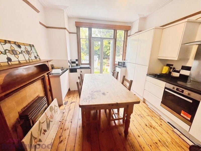 Room Croxted Road in Greater London