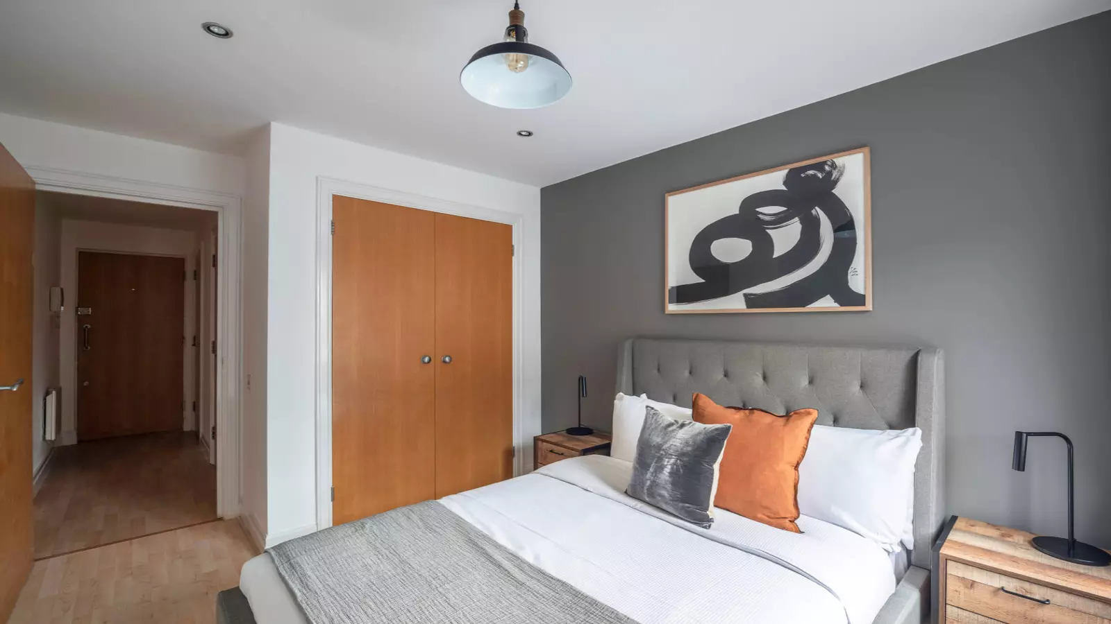 Flat Coronet Street in Greater London