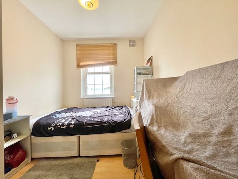Flat Doddington Grove in Greater London