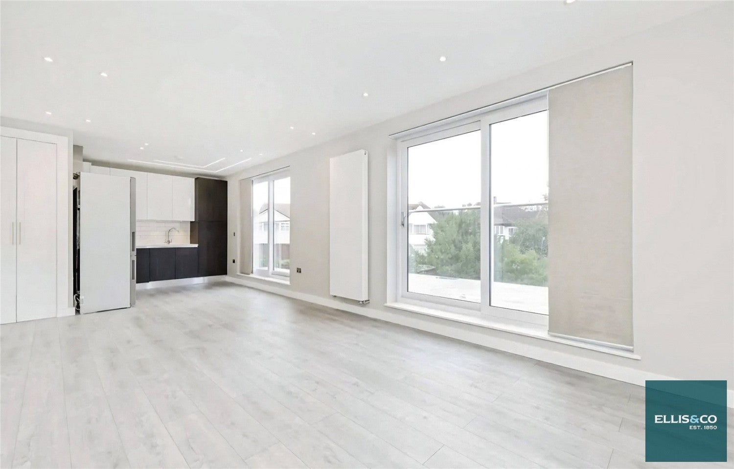 Flat The Ridgeway in Greater London