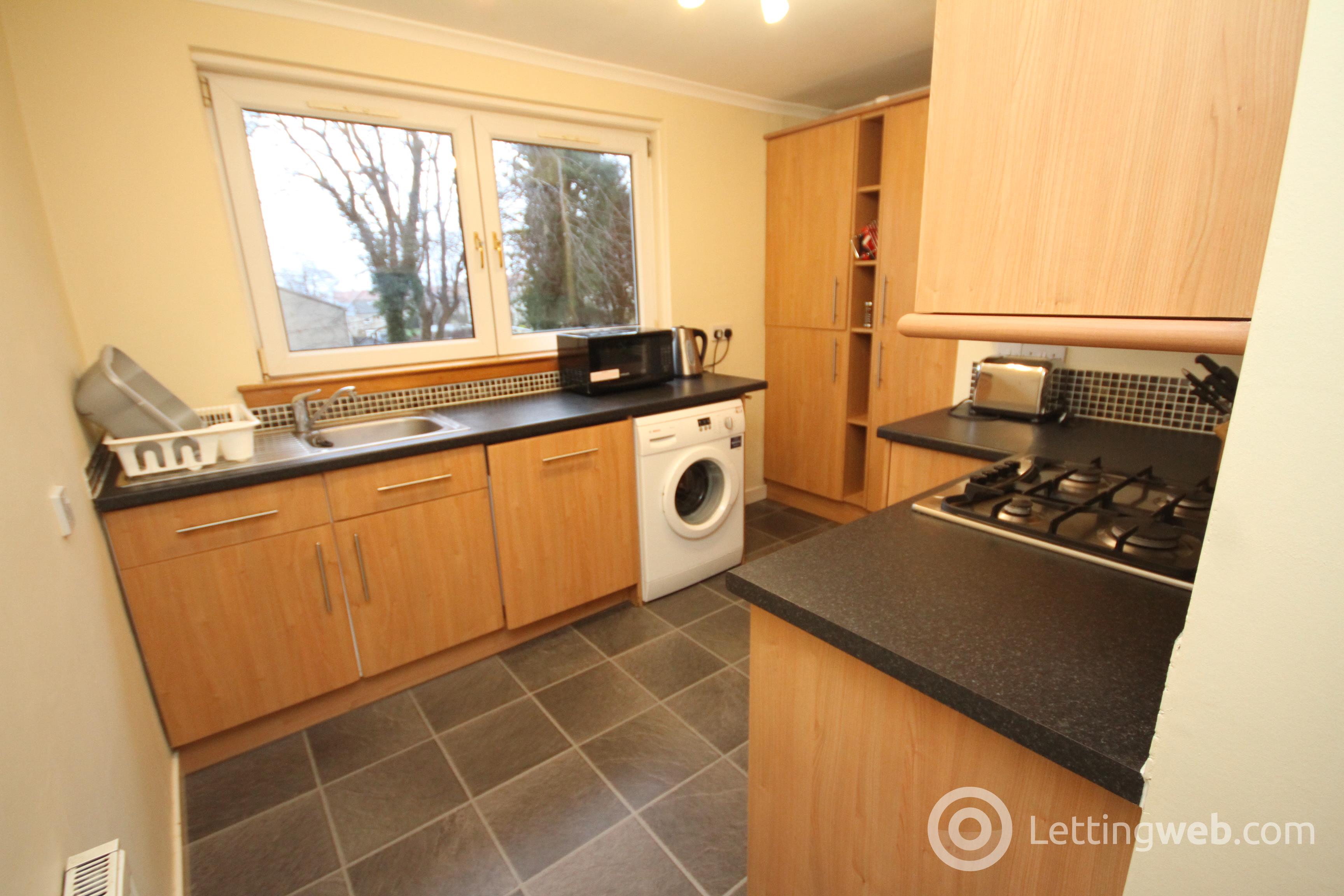 Flat Rannoch Grove in City of Edinburgh