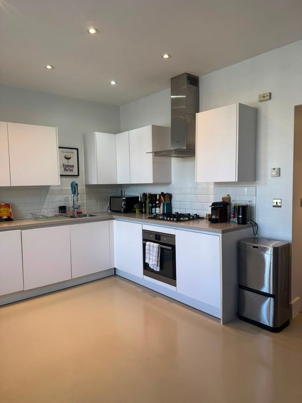 Room Cavendish Road in Greater London