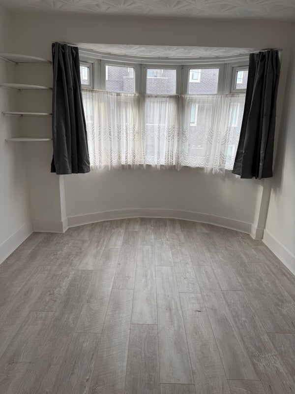 Room Burwell Road in Greater London