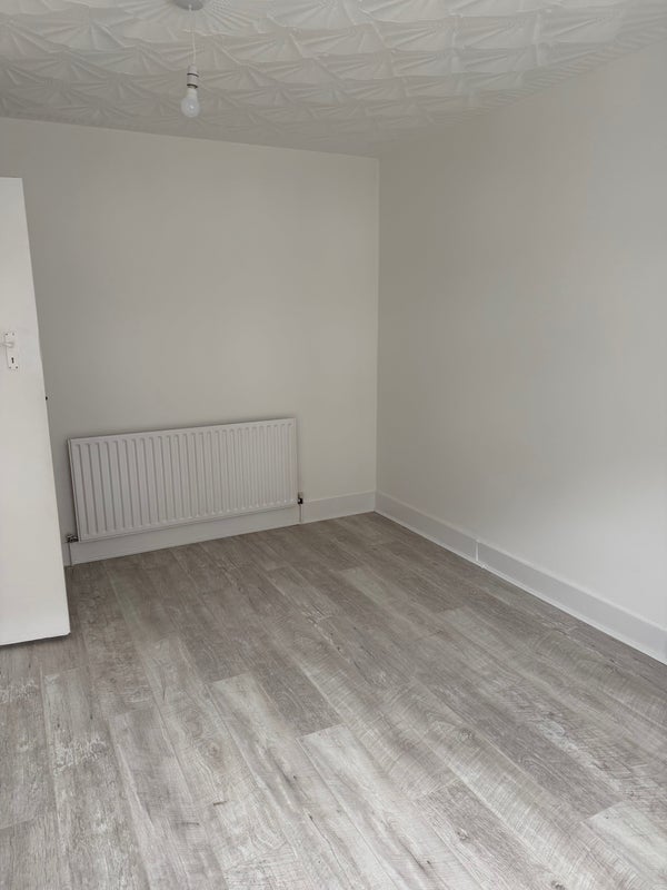 Room Burwell Road in Greater London
