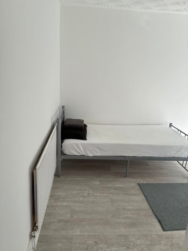 Room Burwell Road in Greater London
