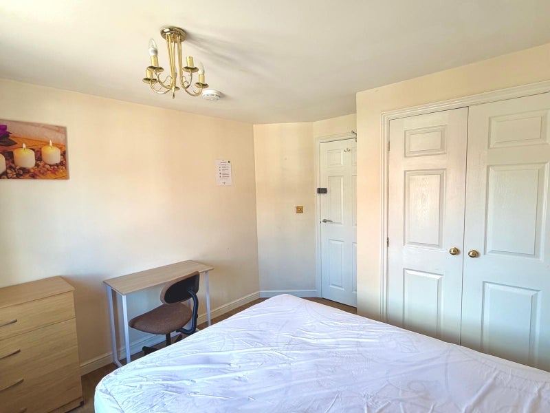 Room Aqua Place in Rugby