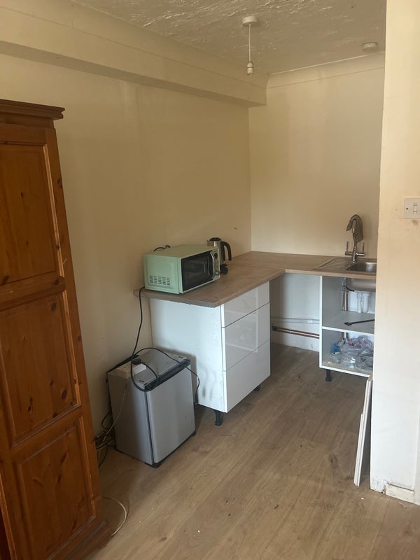 Room Waterloo Way in New Forest
