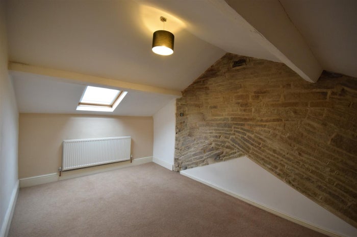 Flat Trinity Place in Calderdale