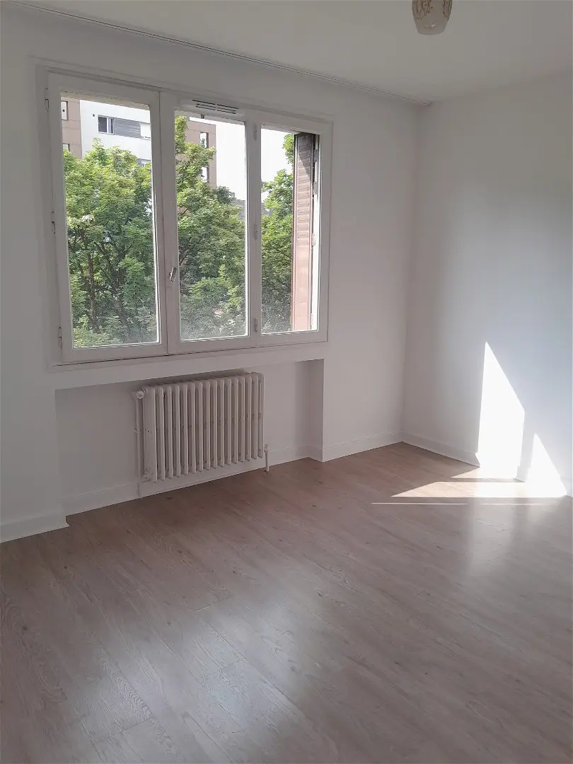 Flat Boulevard de la Rocade in Annecy