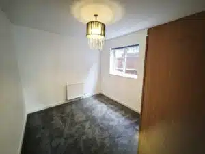 Flat Mowbray Road in Greater London