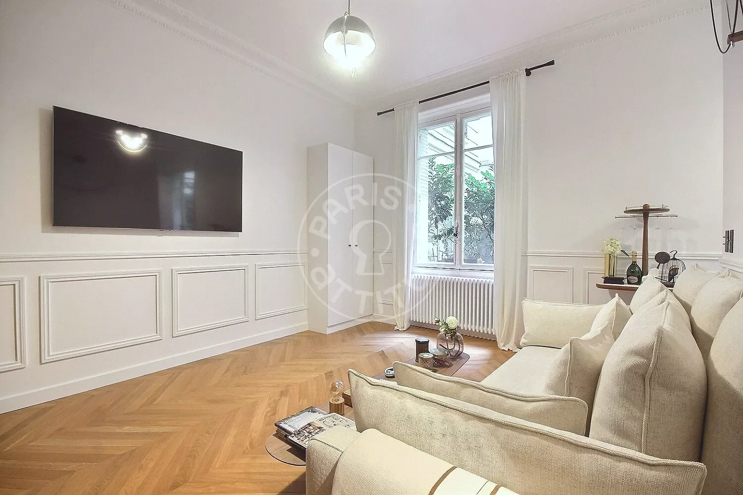 Appartement Rue Paul Baudry à Paris