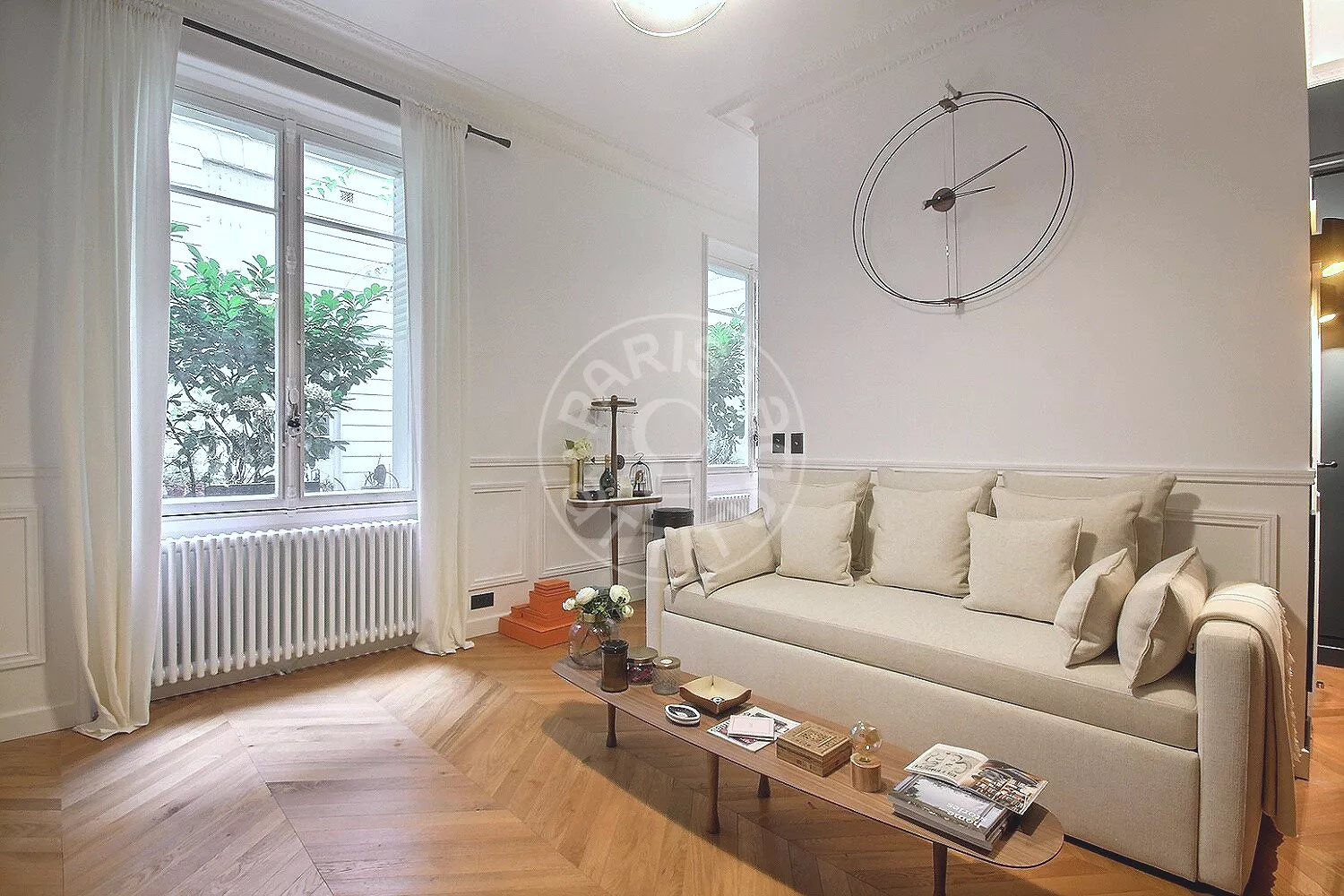 Flat Rue Paul Baudry in Paris