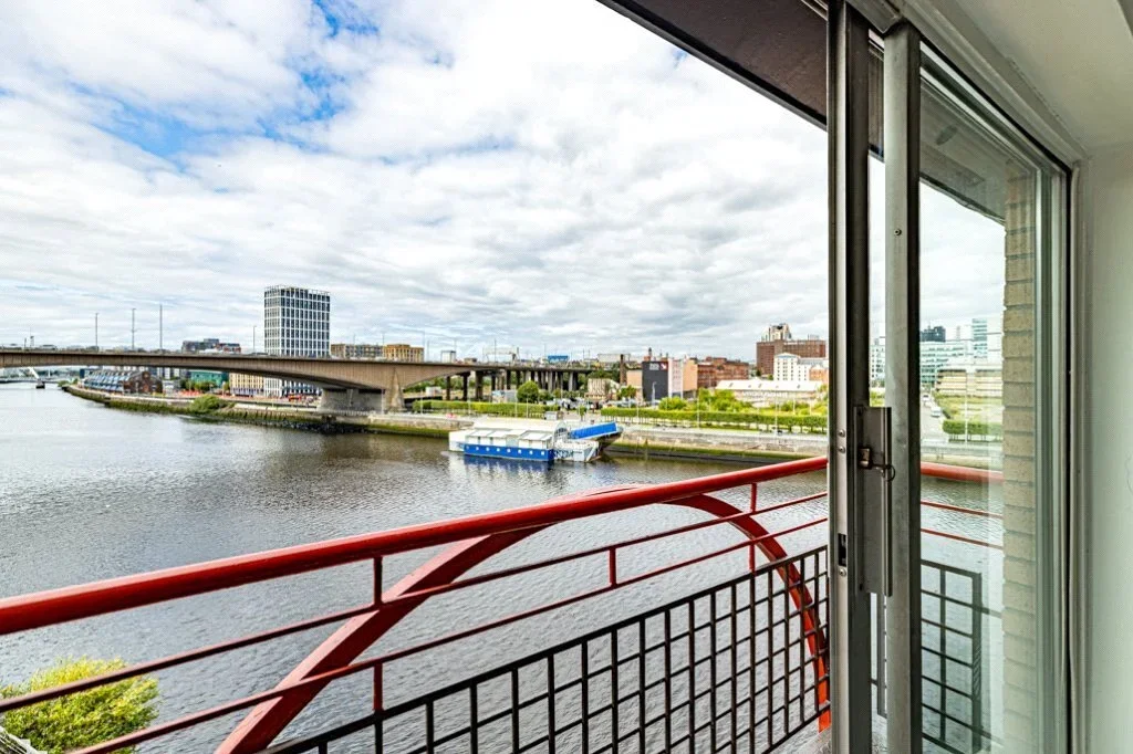Flat Riverview Place in Glasgow