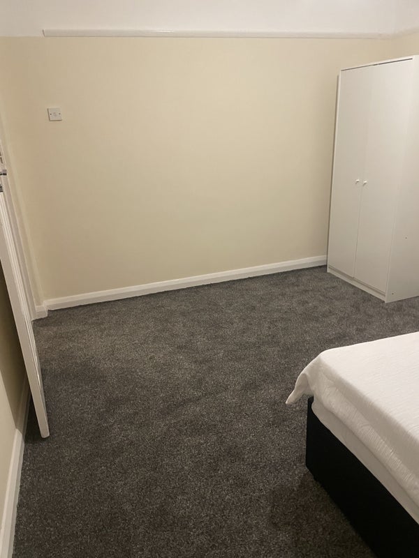 Room Lee High Road in Greater London