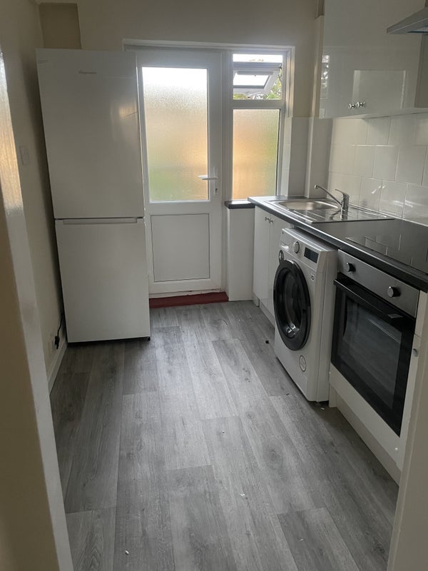 Room Lee High Road in Greater London
