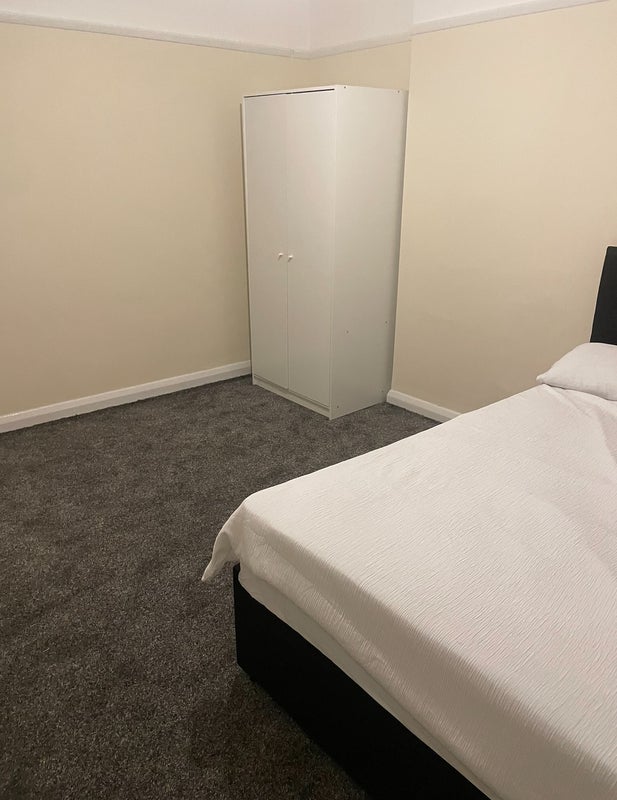 Room Lee High Road in Greater London