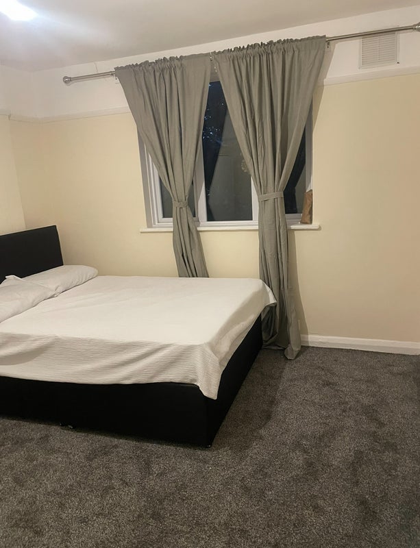 Room Lee High Road in Greater London