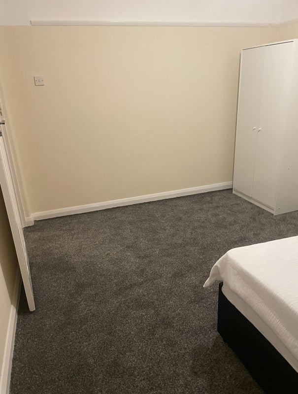 Room Lee High Road in Greater London