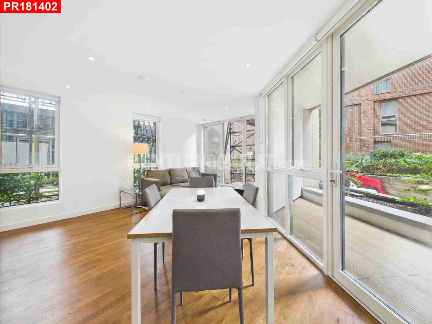 House Terry Spinks Place in Greater London