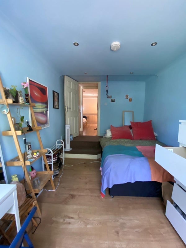 Room Meeson Street in Greater London
