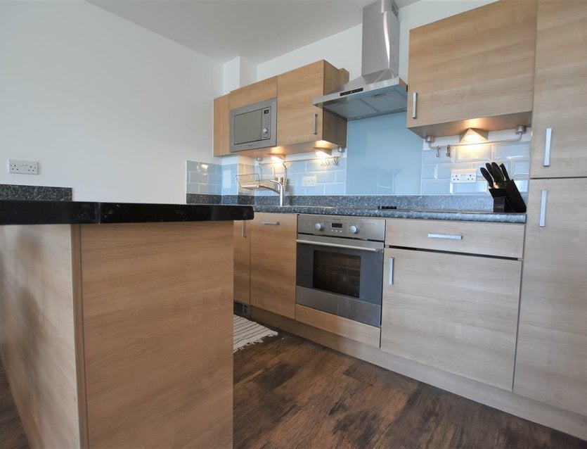 Flat Park Lodge Avenue in Greater London
