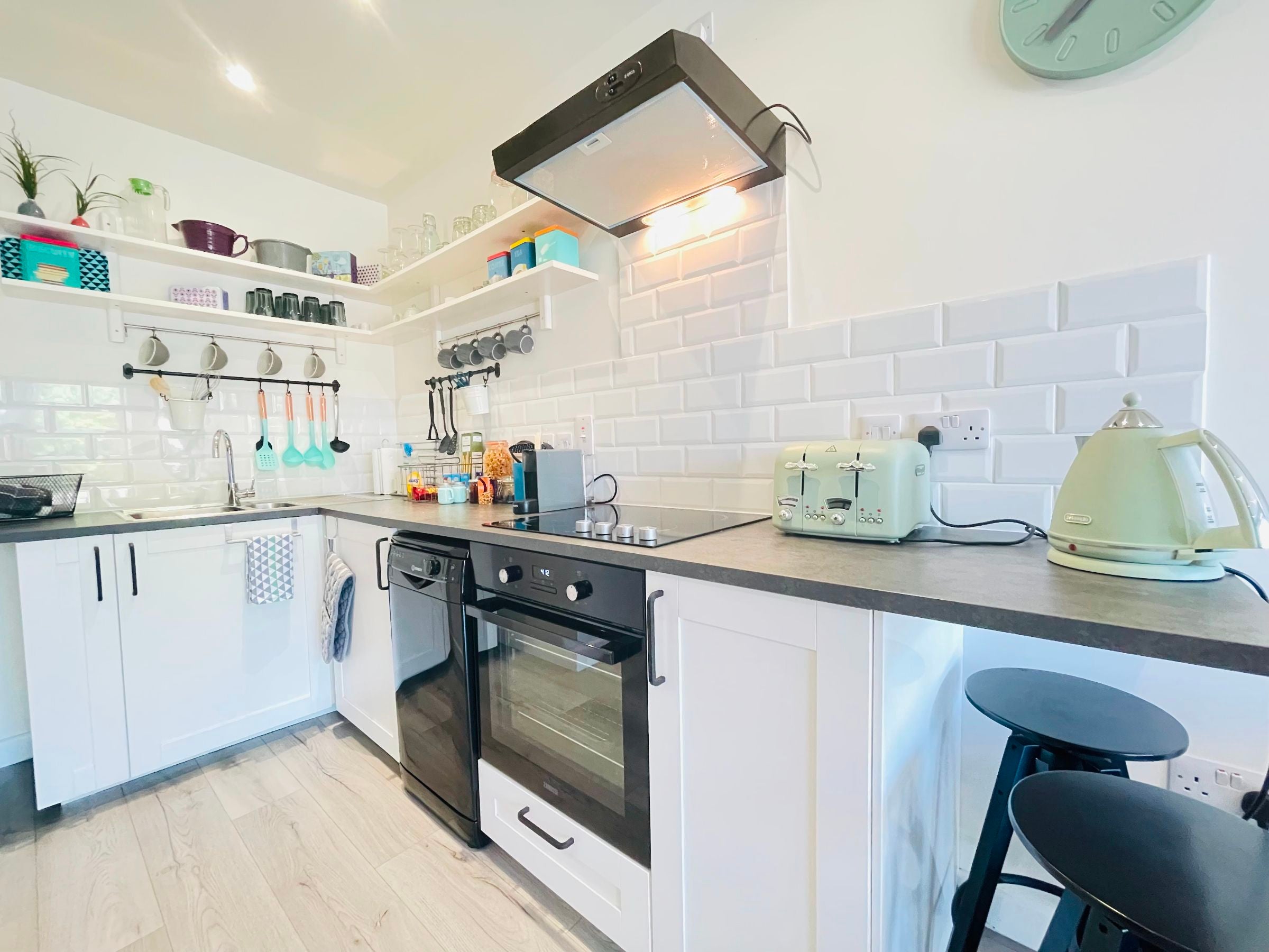 Flat Hendon Way in Greater London
