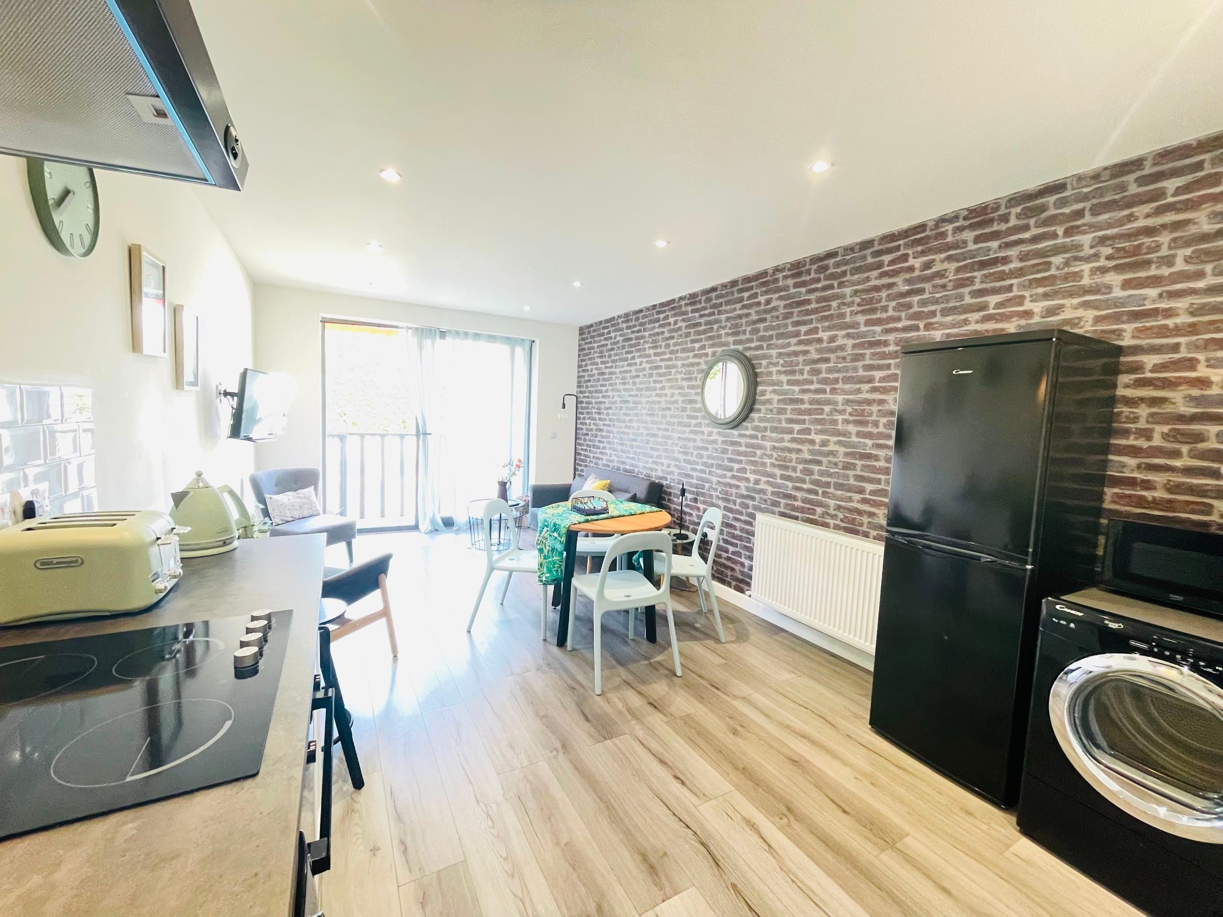 Flat Hendon Way in Greater London