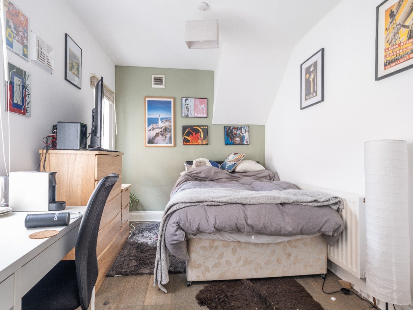 Room Hazelwood Avenue in Newcastle upon Tyne