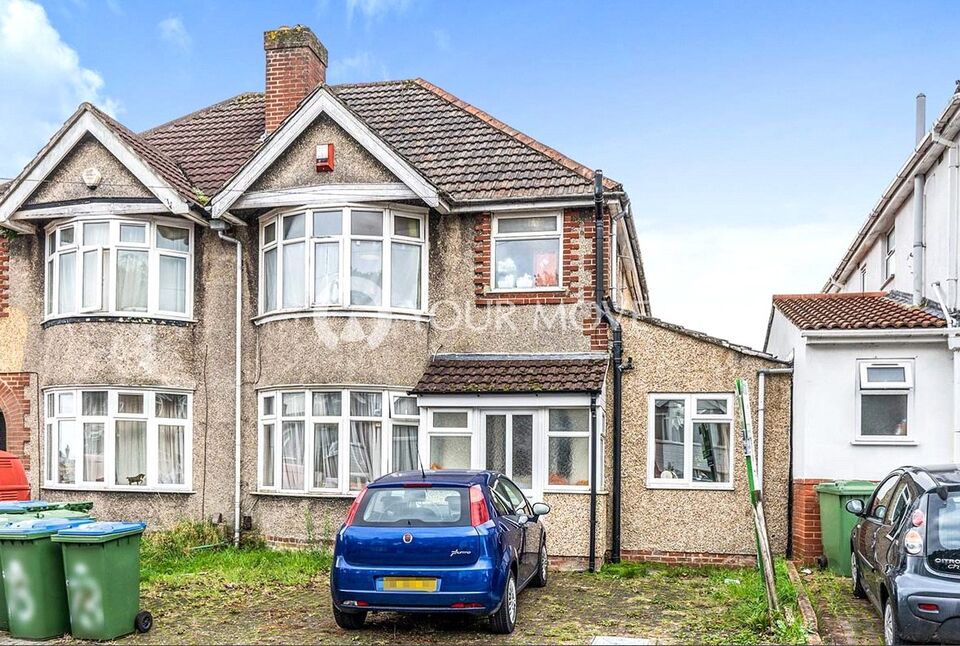 Flat Paynes Road in Southampton