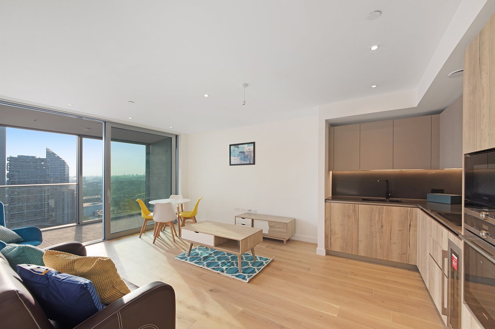 Flat Nile Street in Greater London