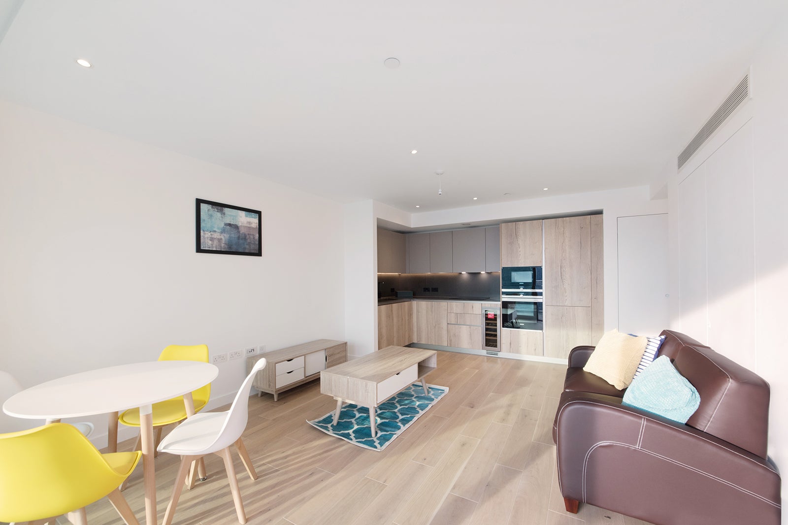 Flat Nile Street in Greater London