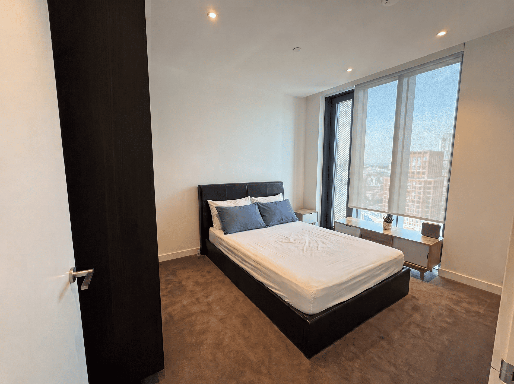 Flat Nile Street in Greater London