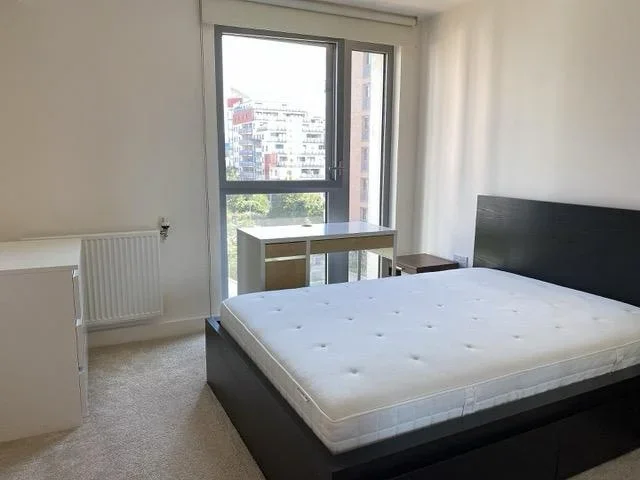 Flat Bramwell Way in Greater London