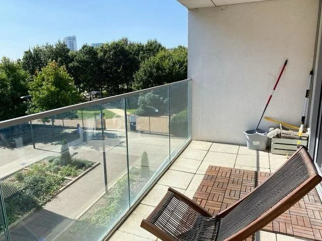Flat Bramwell Way in Greater London