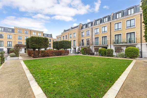 House Rainsborough Square in Greater London