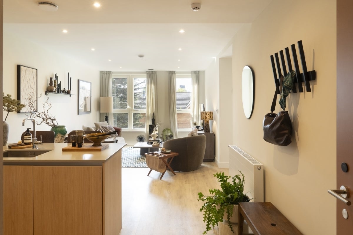 Flat Clements Road in Greater London