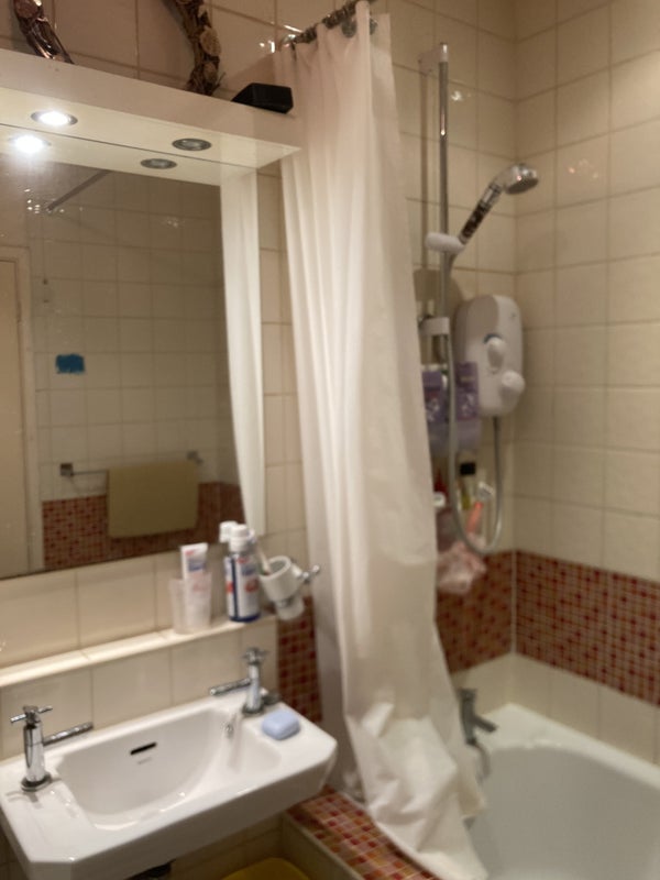 Room Lambeth Walk in Crawley