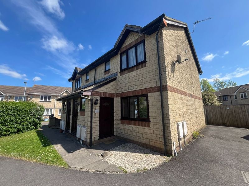 Flat Palmers Leaze in Bristol